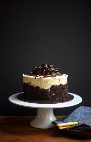 Lola's Cupcakes Create a Cake