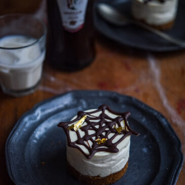 Amarula Vanilla Spice Cobweb Cheesecakes